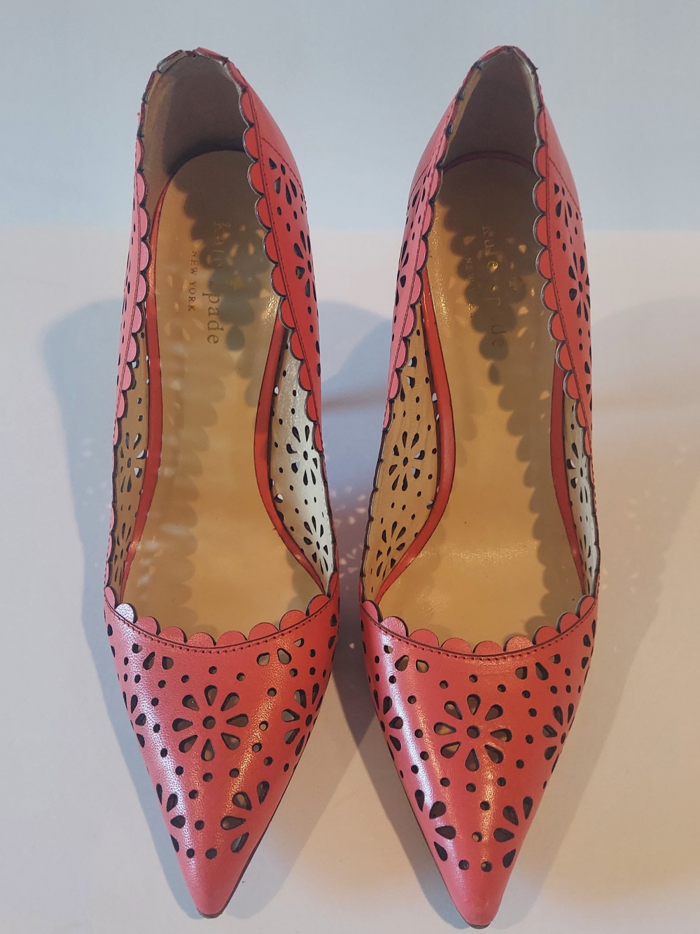 Kate Spade Lana Geranium Pink Leather Laser Cut Floral Scalloped Pumps Heels 8